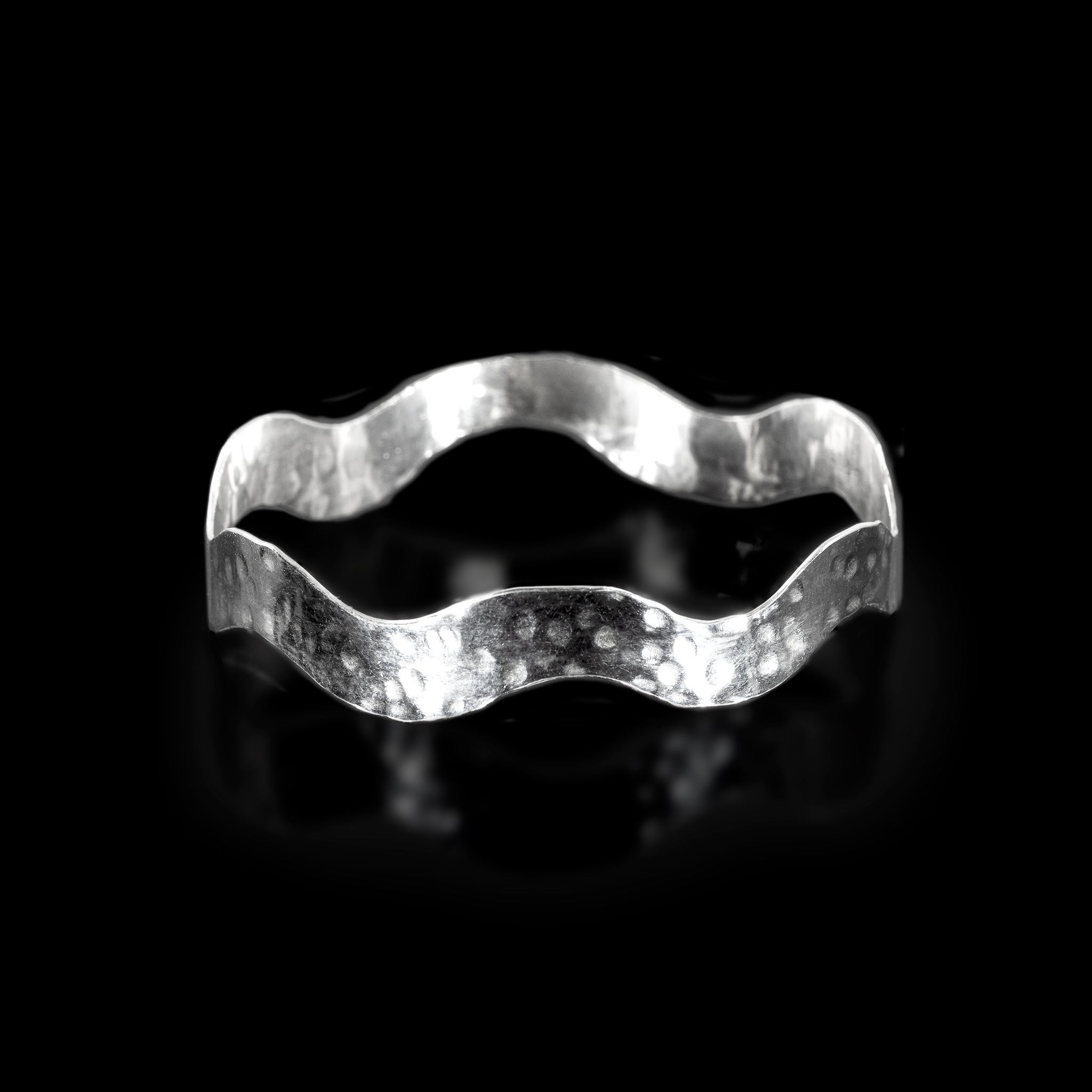 Silver Surf bangle by Rouaida.