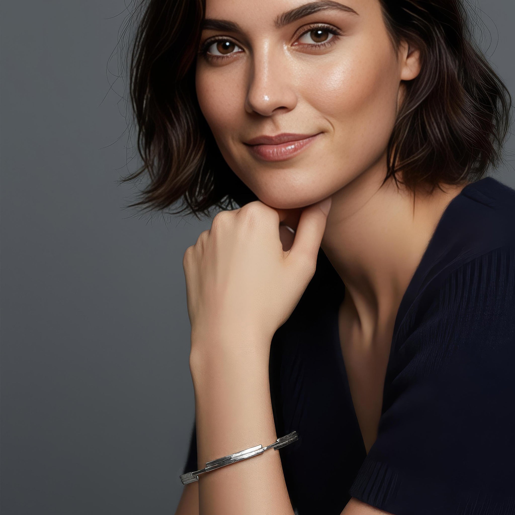 Illustration of how the Epoch bangle looks when worn.