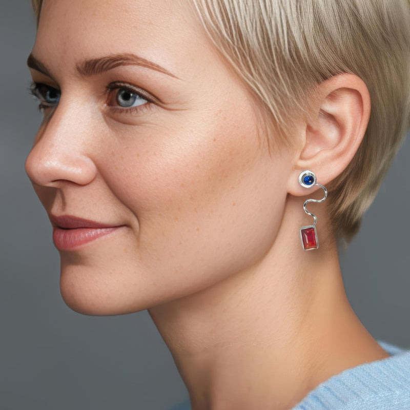 London earrings by Rouaida.