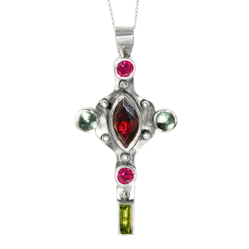Divine necklace by Rouaida.