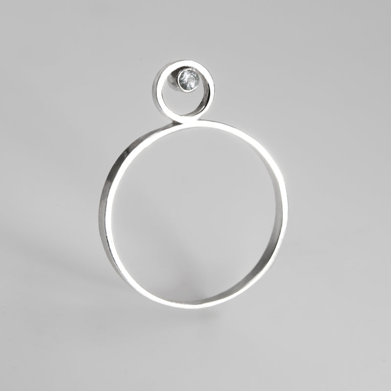 Juno ring in sterling silver with topaz from Rouaida.