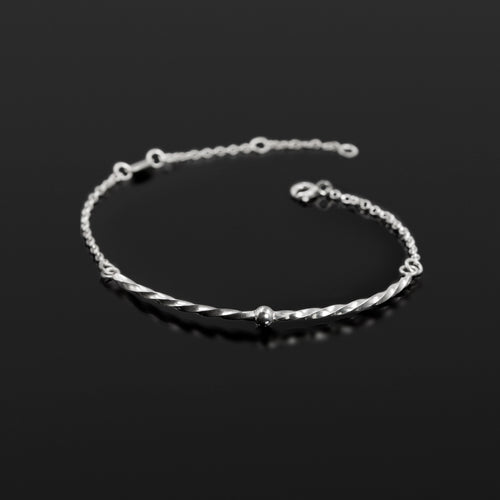 Sterling silver Twisted Sister chain bracelet by Rouaida.